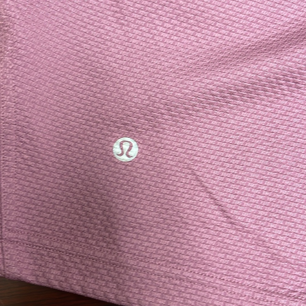 NWOT Lululemon athletica Zipper pockets dressy short - Picture 2 of 9